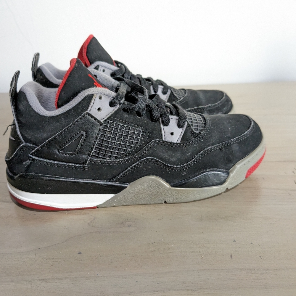 Nike Air Jordan 4 Retro Bred Youth size 1